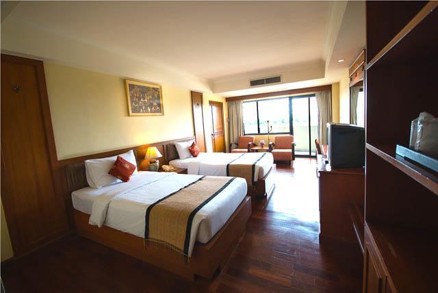 Chakungrao Riverview Hotel Кампаенг Пет Екстериор снимка